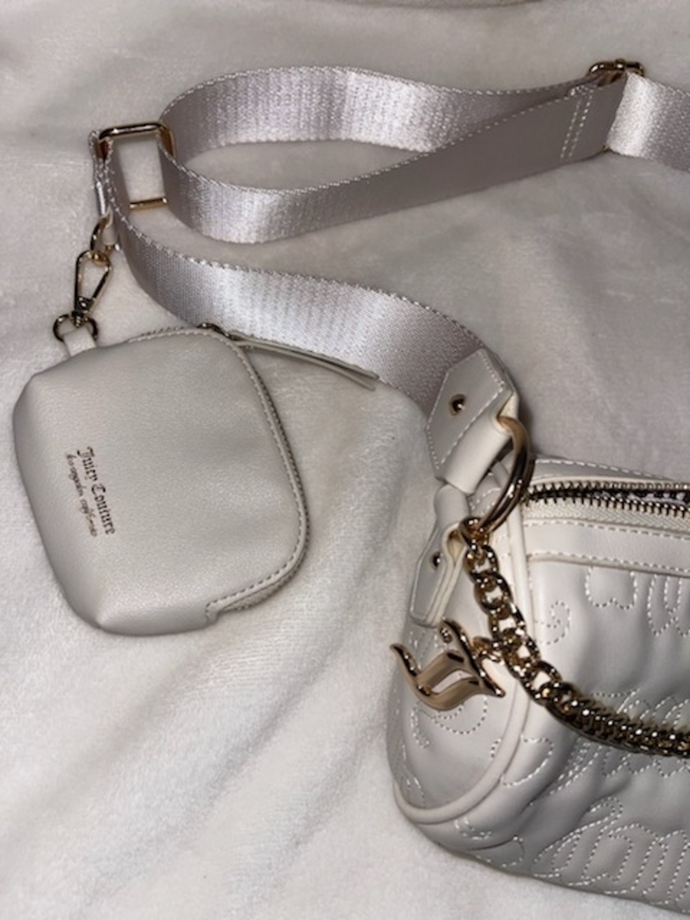 Juicy Couture White Quilted Crossbody with Coin Pouch - Picture 2 of 3